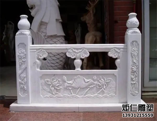 汉白玉栏杆的常见应用场景(图2) 2dca4cf274381697df696b188eda16f6_1-230501100F1403.jpg